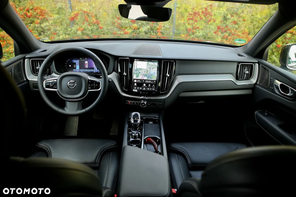 Volvo XC 60 B5 B AWD Plus Black Edition - 22