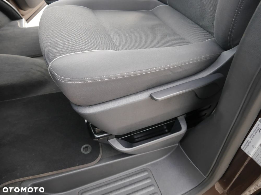 Volkswagen Multivan - 9