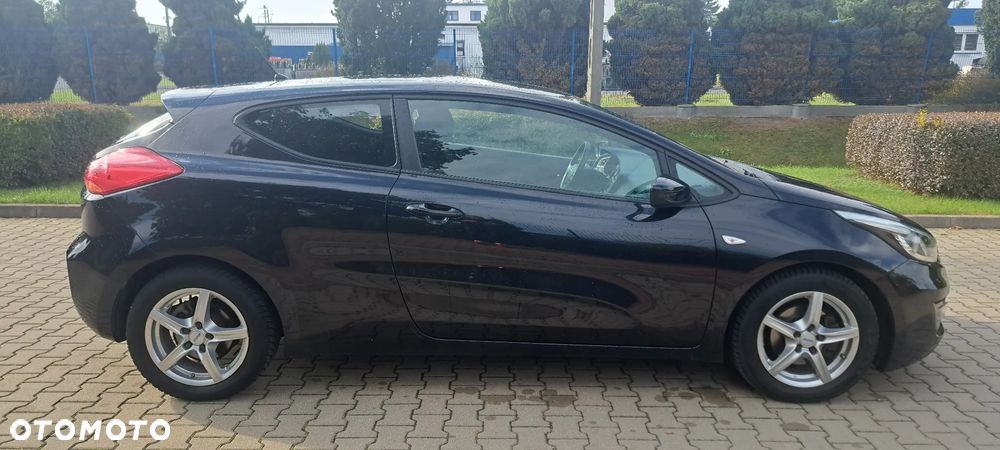Kia ProCeed - 17