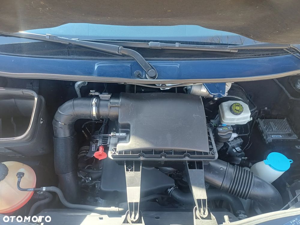 Mercedes-Benz 907 - 14