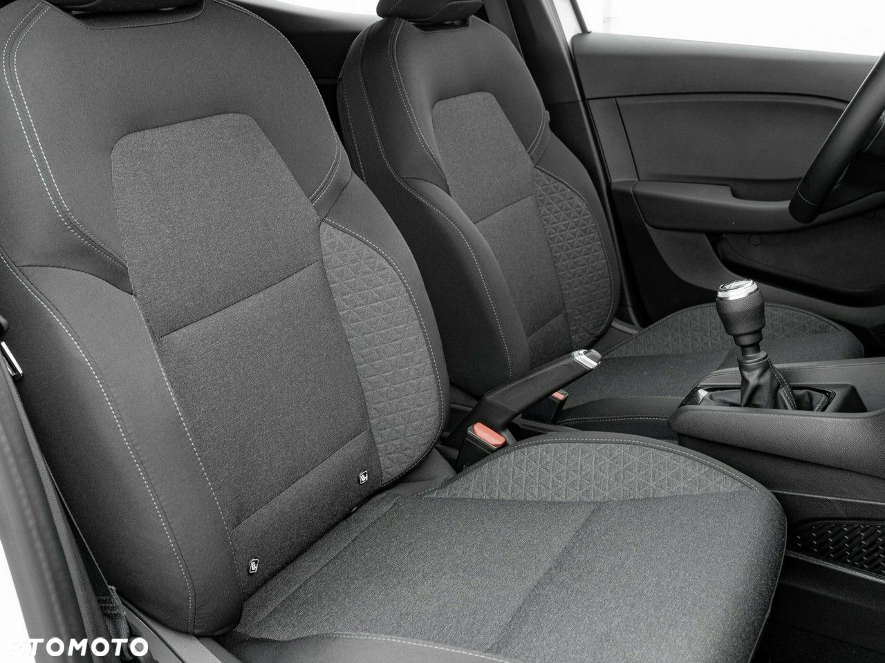 Renault Clio 1.0 TCe Equilibre - 33