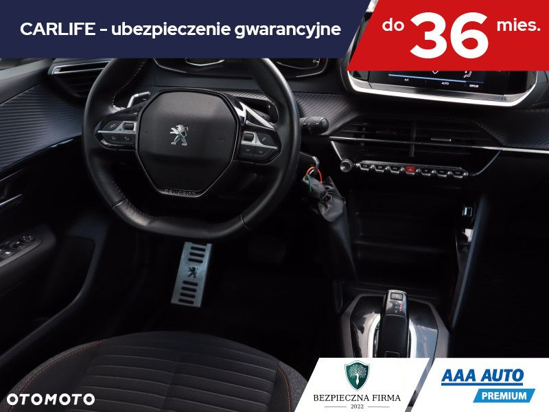 Peugeot 208 - 8