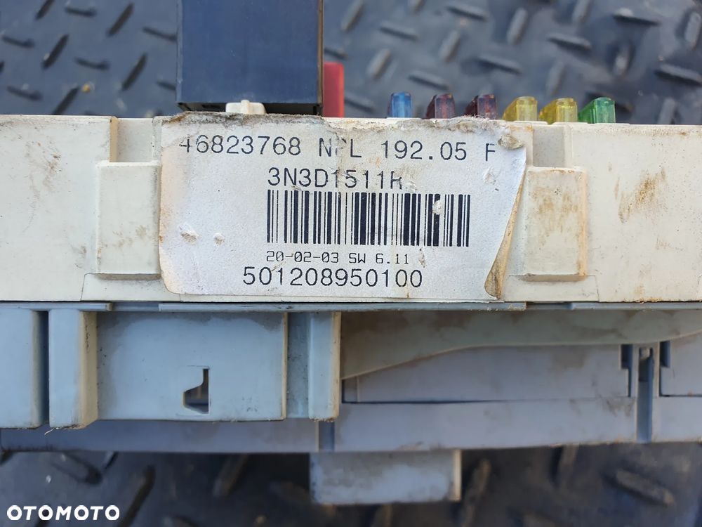 FIAT STILO 1.9JTD SKRZYNKA BEZPIECZNIKÓW BSI 46823768 - 3