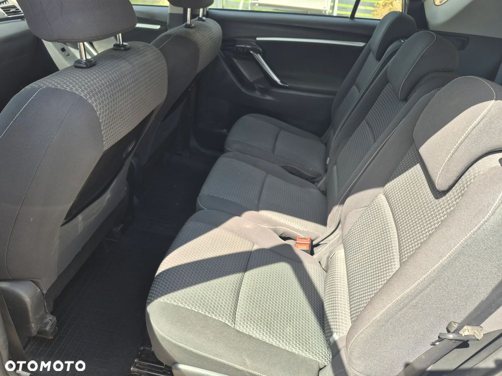 Toyota Verso 1.6 Active 7os - 4