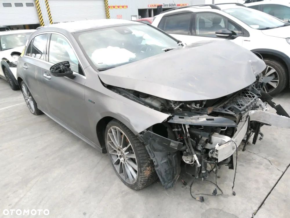 Mercedes-Benz Klasa A 250 E AMG Line 8G-DCT - 1