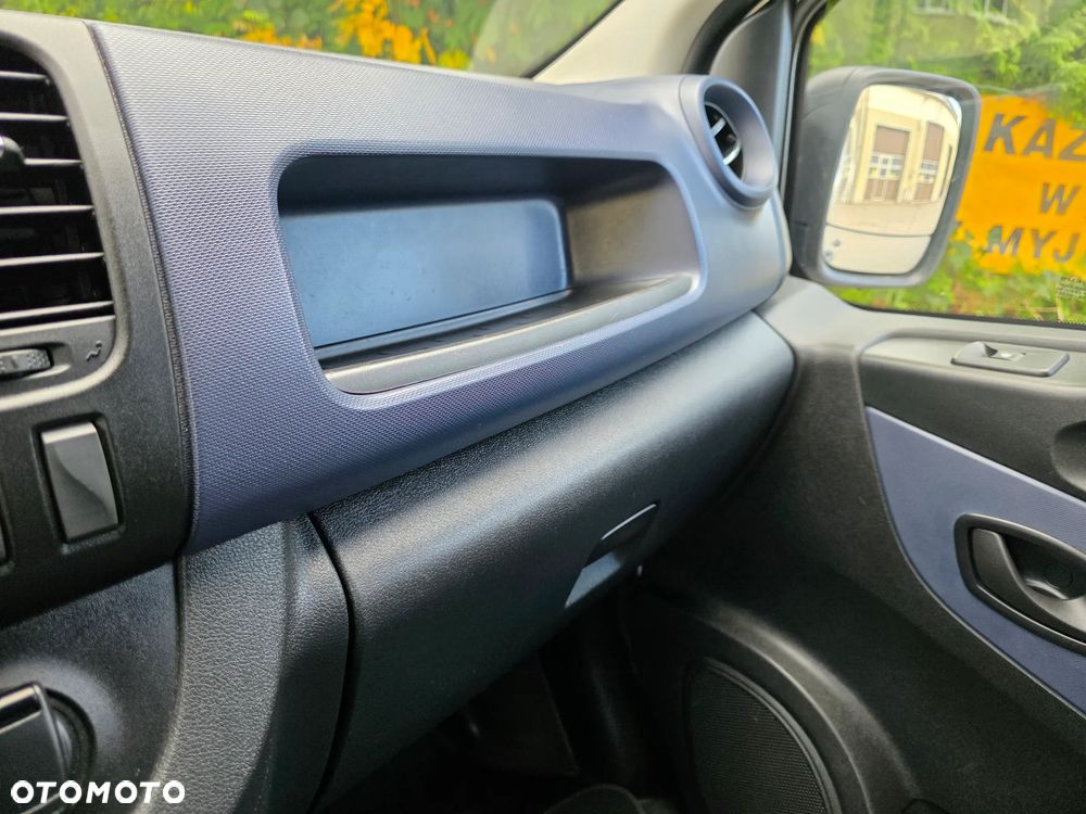 Opel Vivaro - 18