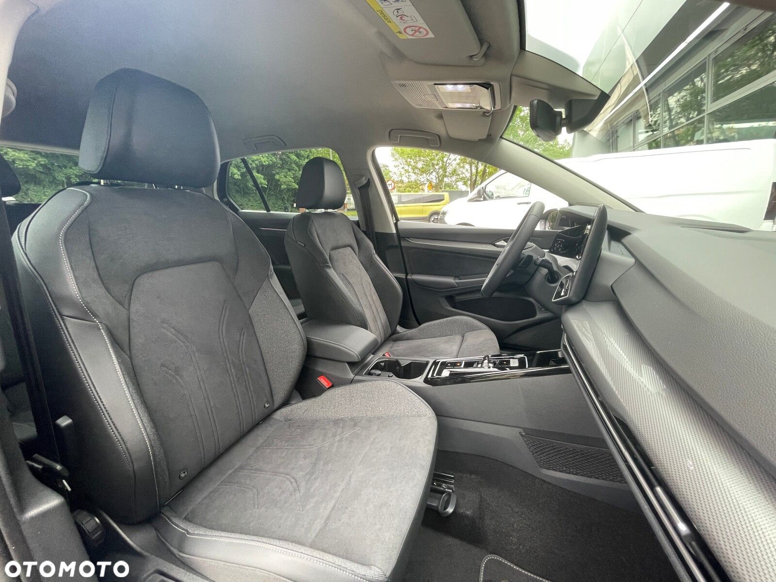 Volkswagen Golf - 22