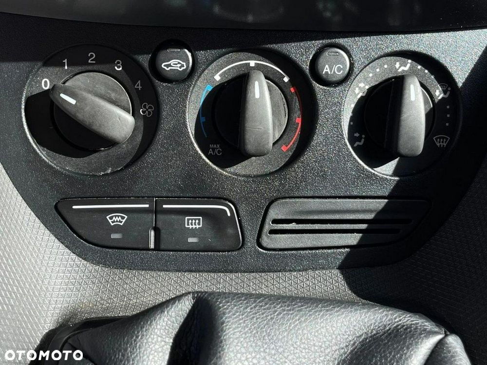 Ford Transit Connect - 31