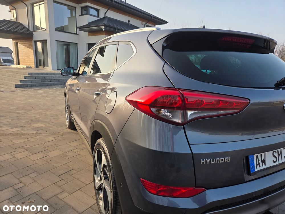 Hyundai Tucson 2.0 CRDI 4WD Automatik Premium - 24