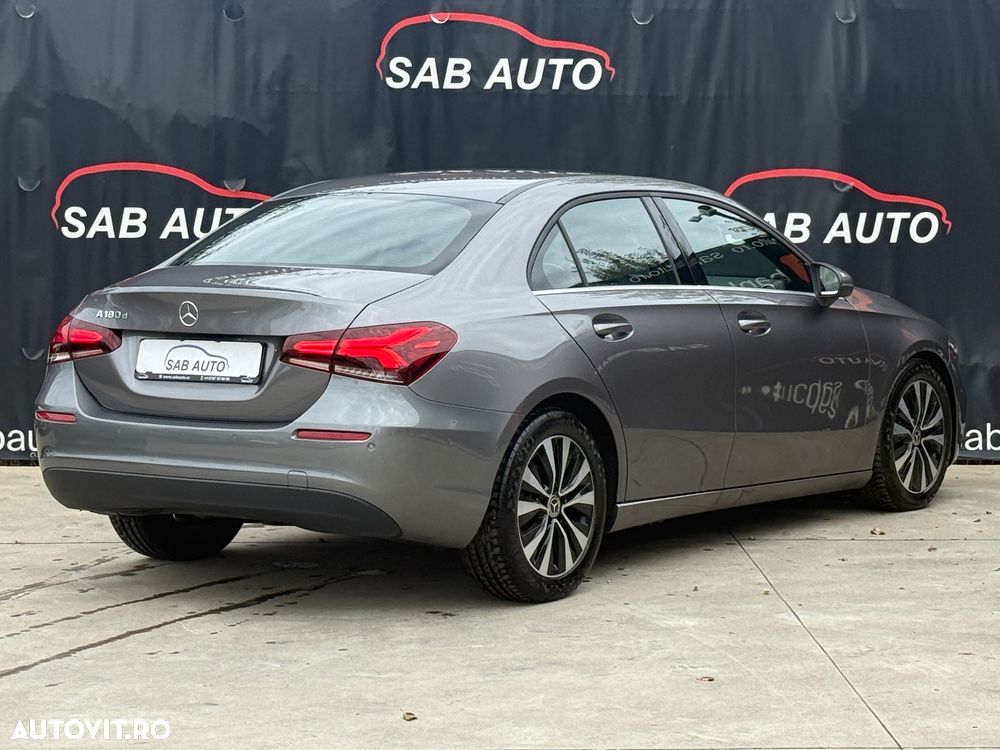 Mercedes-Benz A 180 d Sedan 8G-DCT - 28