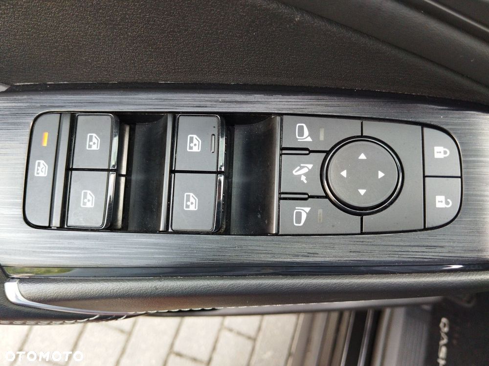 Nissan Qashqai 1.3 DIG-T MHEV N-Connecta Xtronic - 19