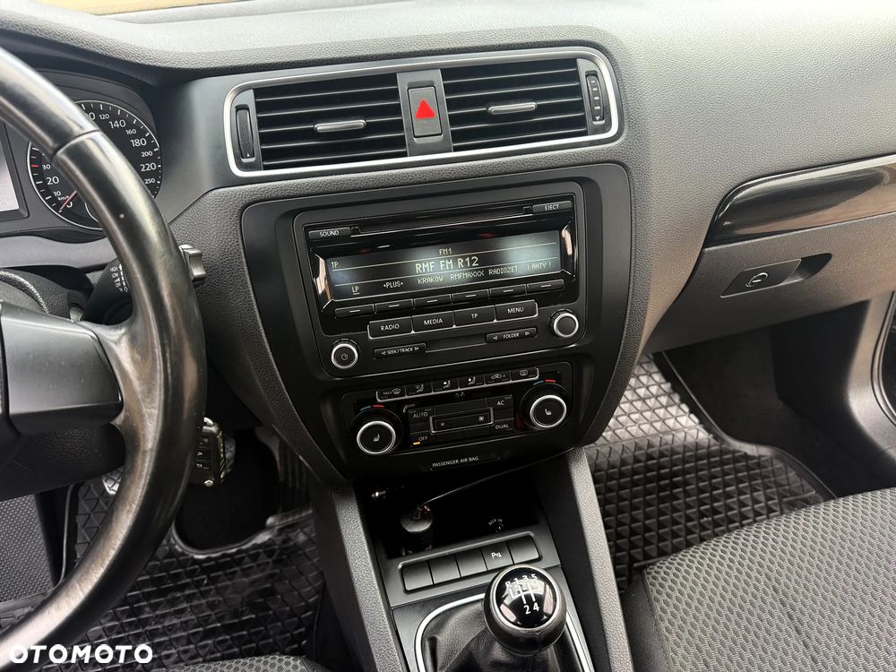 Volkswagen Jetta 1.6 TDI BMT Comfortline - 14