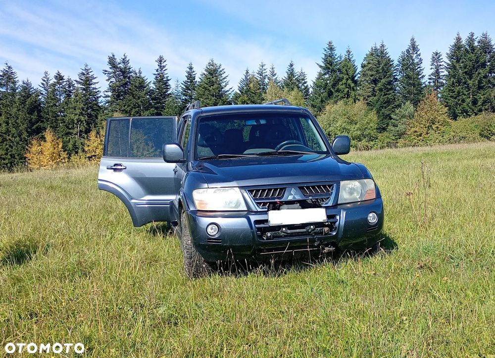 Mitsubishi Pajero - 1