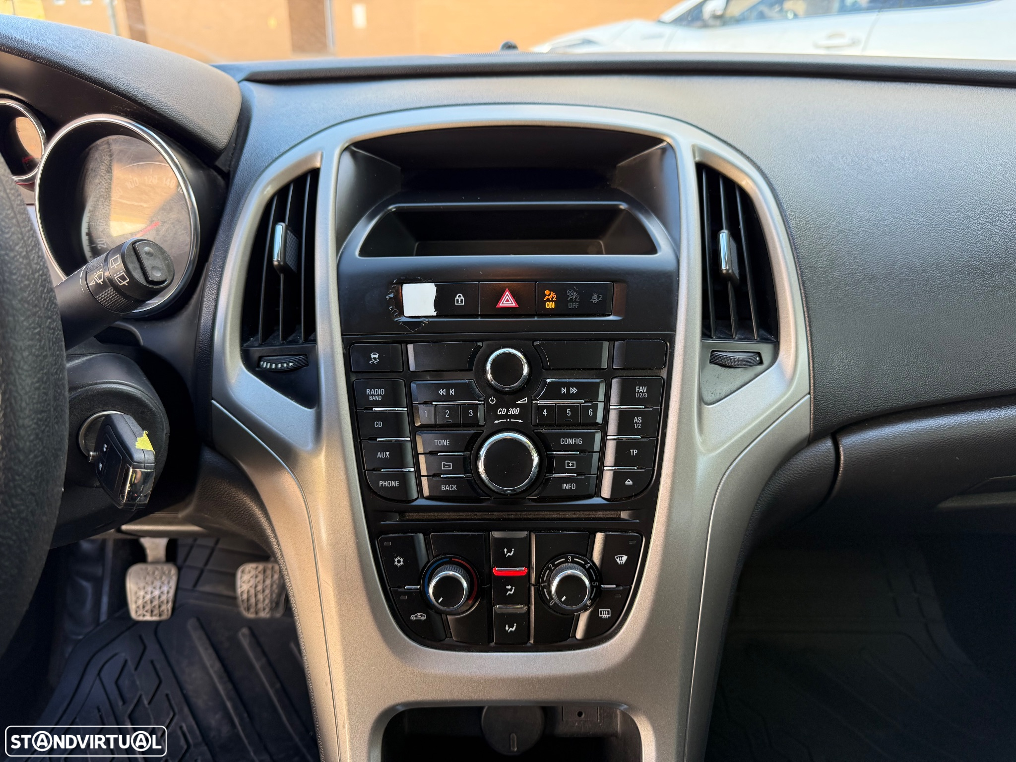 Opel Astra 1.3 CDTi Enjoy EcoFLEX - 24