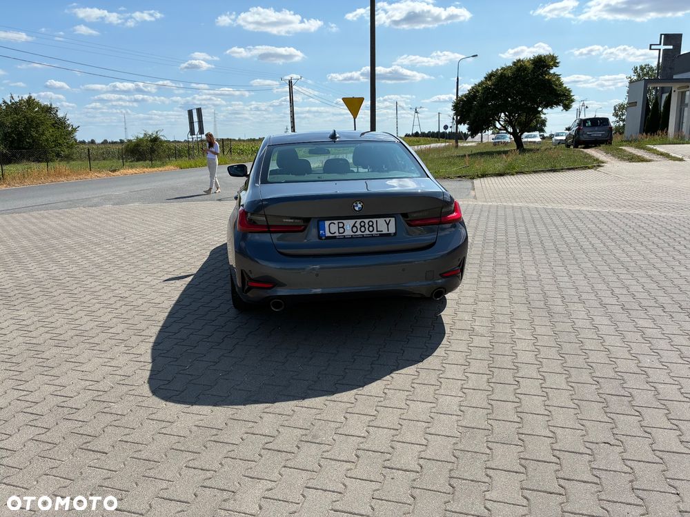 BMW Seria 3 318i Sport Line - 5