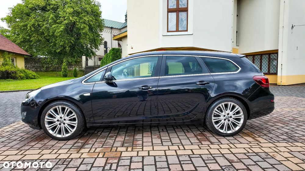 Opel Astra 1.6 Turbo Cosmo - 3