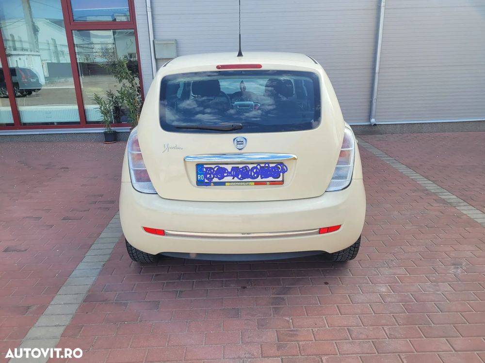 Lancia Ypsilon 1.2 8v Oro - 2