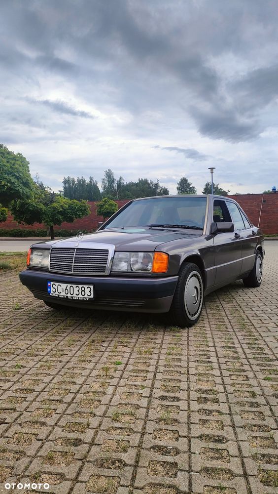 Mercedes-Benz W201 (190) - 1