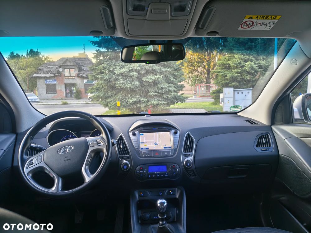Hyundai ix35 1.7 CRDi 2WD blue Finale Gold - 23