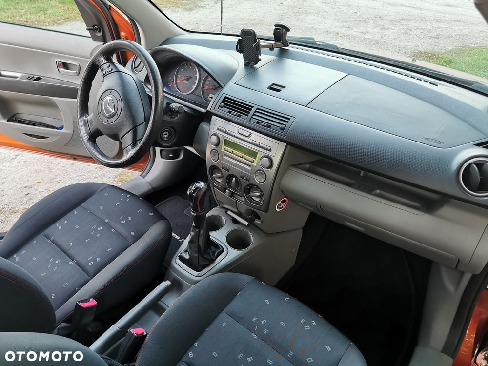 Mazda 2 - 5