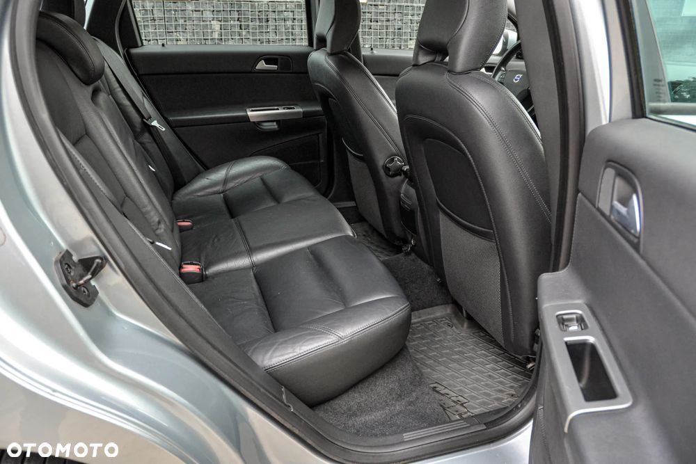 Volvo V50 - 11