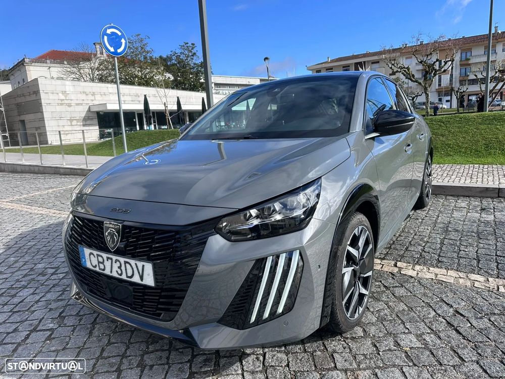 Peugeot e-208 GT - 13