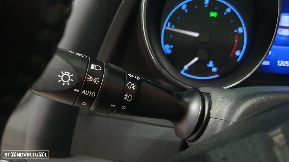 Toyota Auris 1.4 D-4D Com. +P.Techno+P.Sport - 16