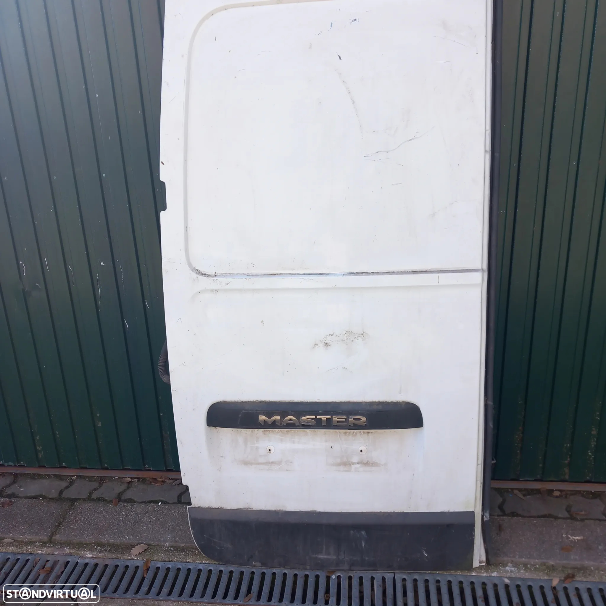 Porta tras esquerda renault master - 2