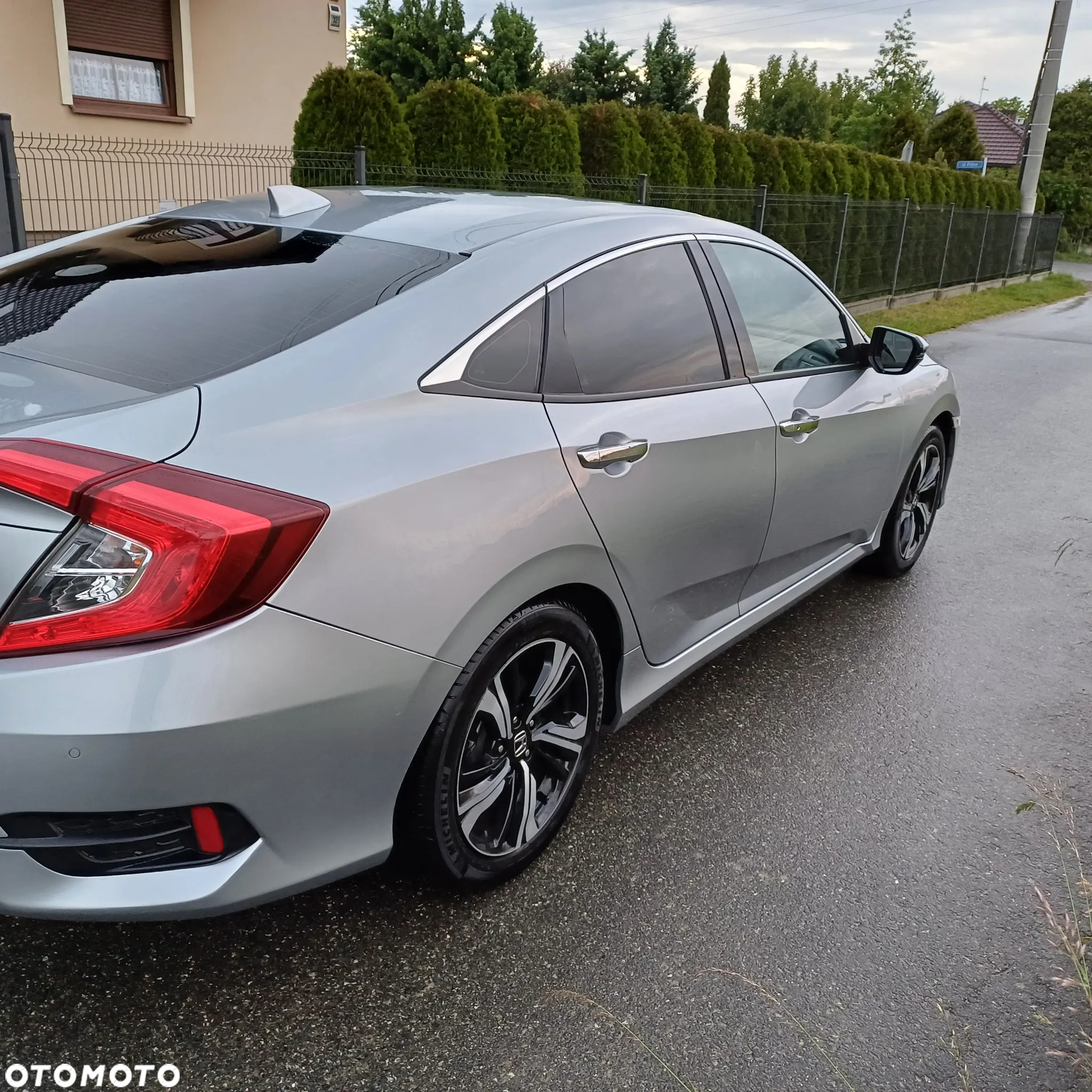 Honda Civic 1.5 i-VTEC Turbo Executive - 12