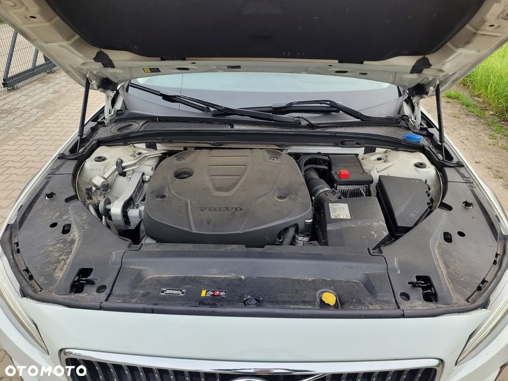 Volvo V90 Cross Country - 17