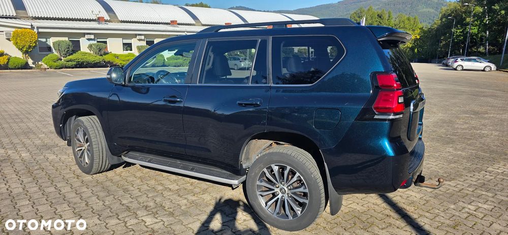 Toyota Land Cruiser - 4