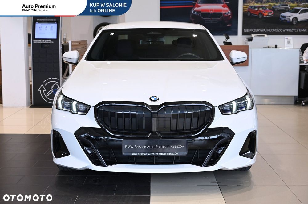 BMW Seria 5 2024 photo 3