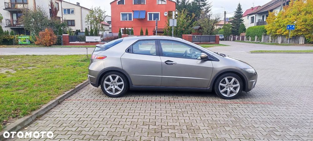 Honda Civic 1.8 Executive - 12