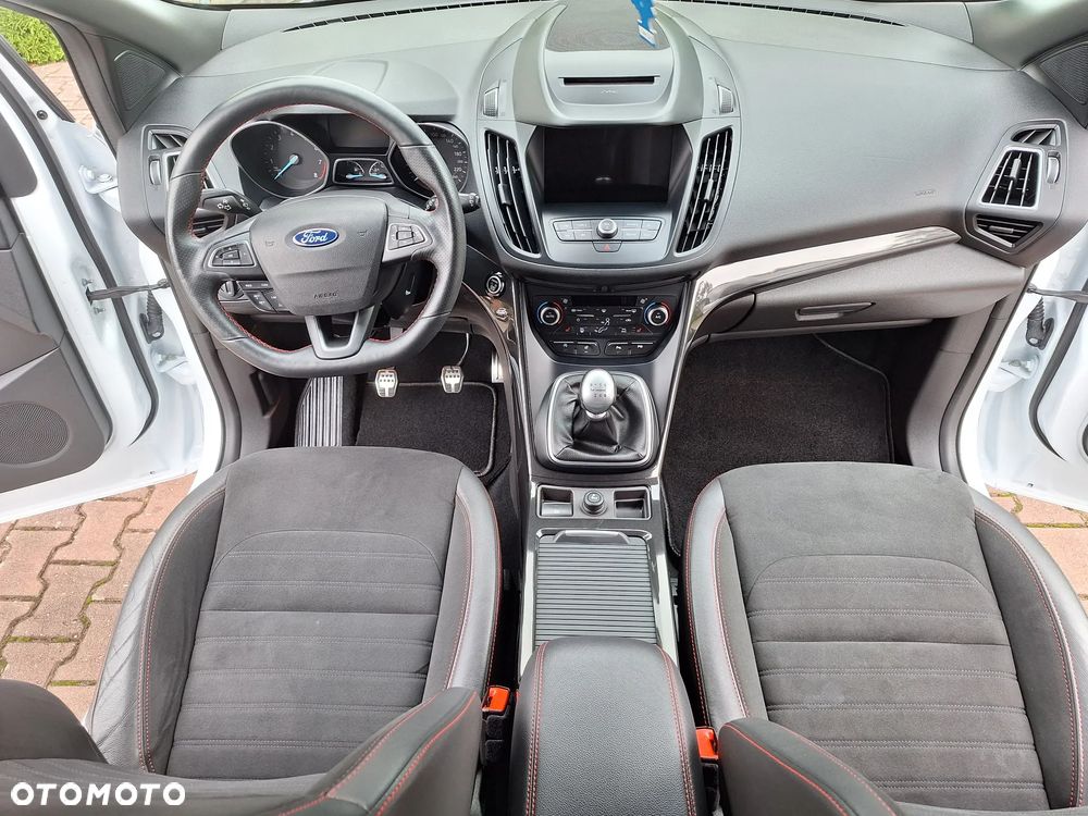 Ford Kuga 1.5 EcoBoost 2x4 ST-Line - 8