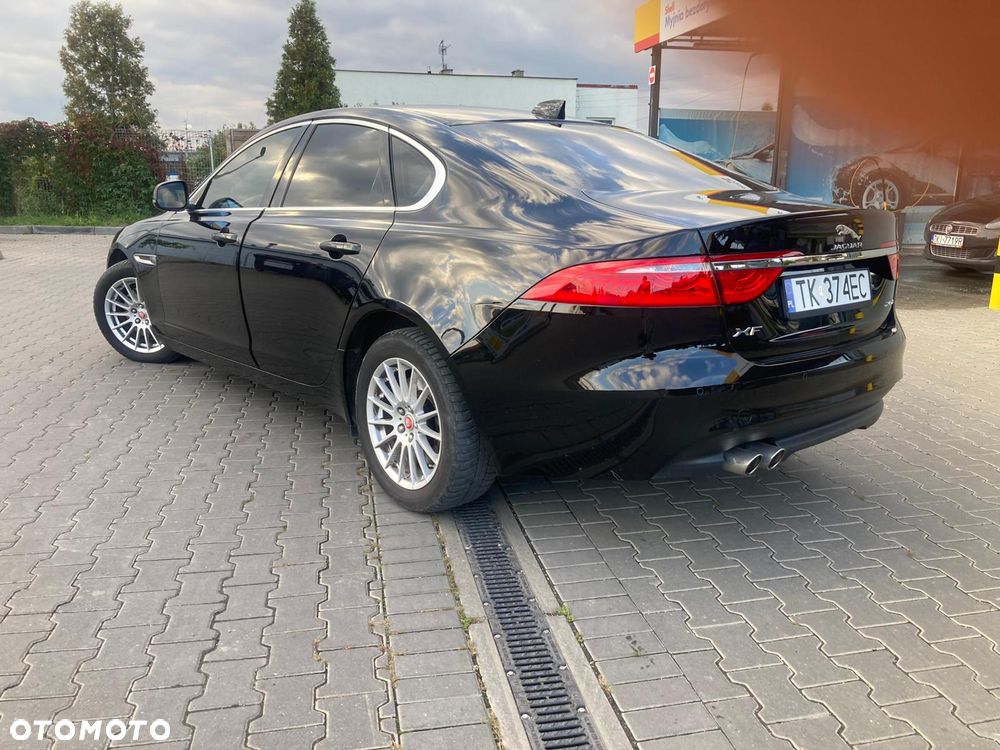 Jaguar XF - 19