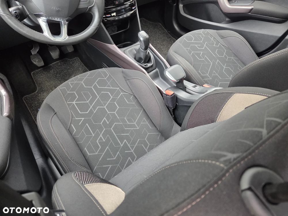 Peugeot 2008 Blue-HDi FAP 100 STOP & START Style - 19