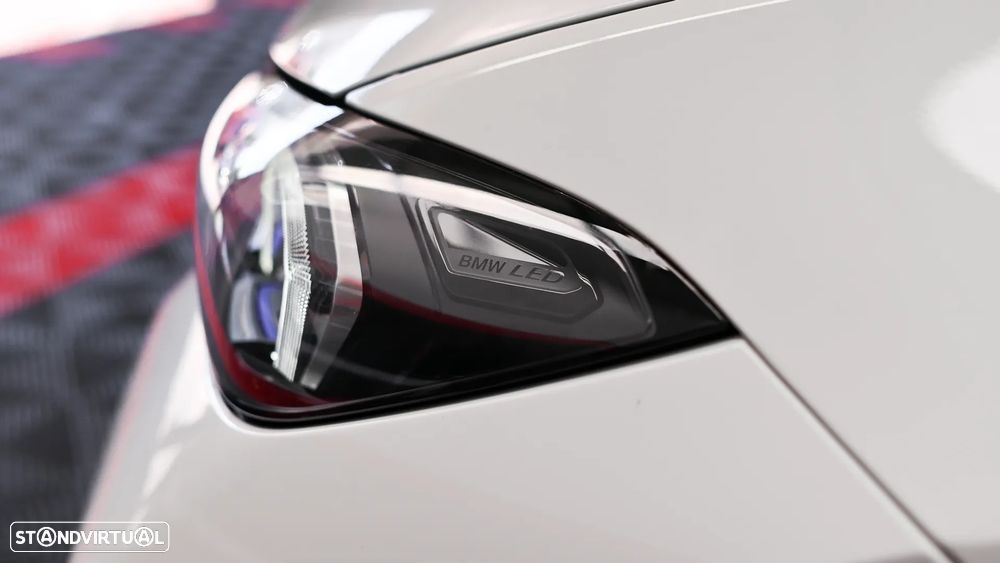 BMW 330 e Aut. M Sport - 13