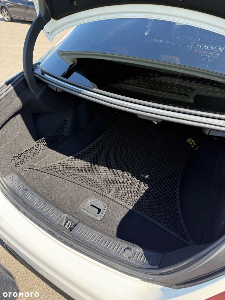 Mercedes-Benz Klasa E 220 d 4-Matic 9G-TRONIC - 13