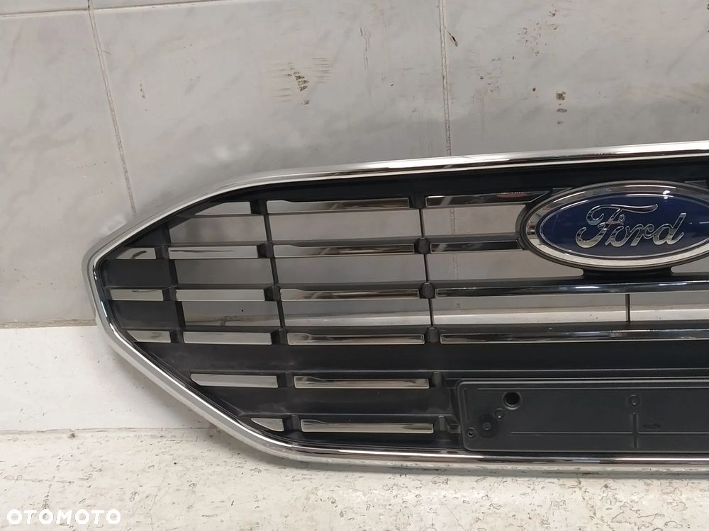 FORD FIESTA MK8 GRILL ATRAPA CHŁODNICY CHROM ZNACZEK KOMPLETNY ORYGINAŁ - 3