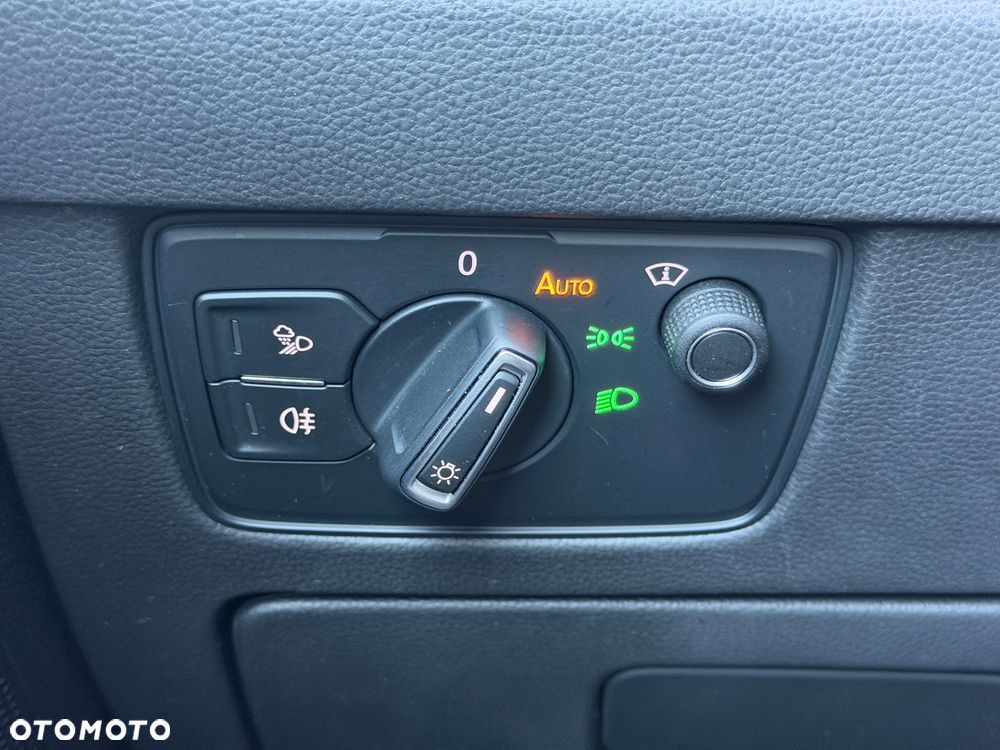 Volkswagen Arteon 2.0 TDI SCR 4Motion DSG R-Line - 26