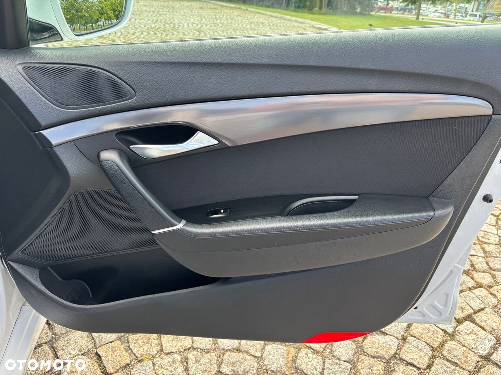 Hyundai i40 Kombi 2.0 Automatik Family+ - 25