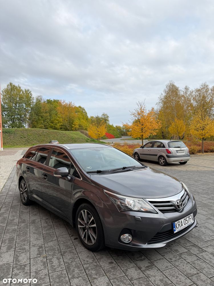 Toyota Avensis 1.8 Sol plus NAVI - 9