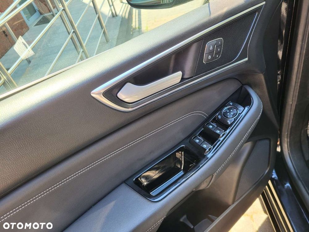 Ford S-Max - 23