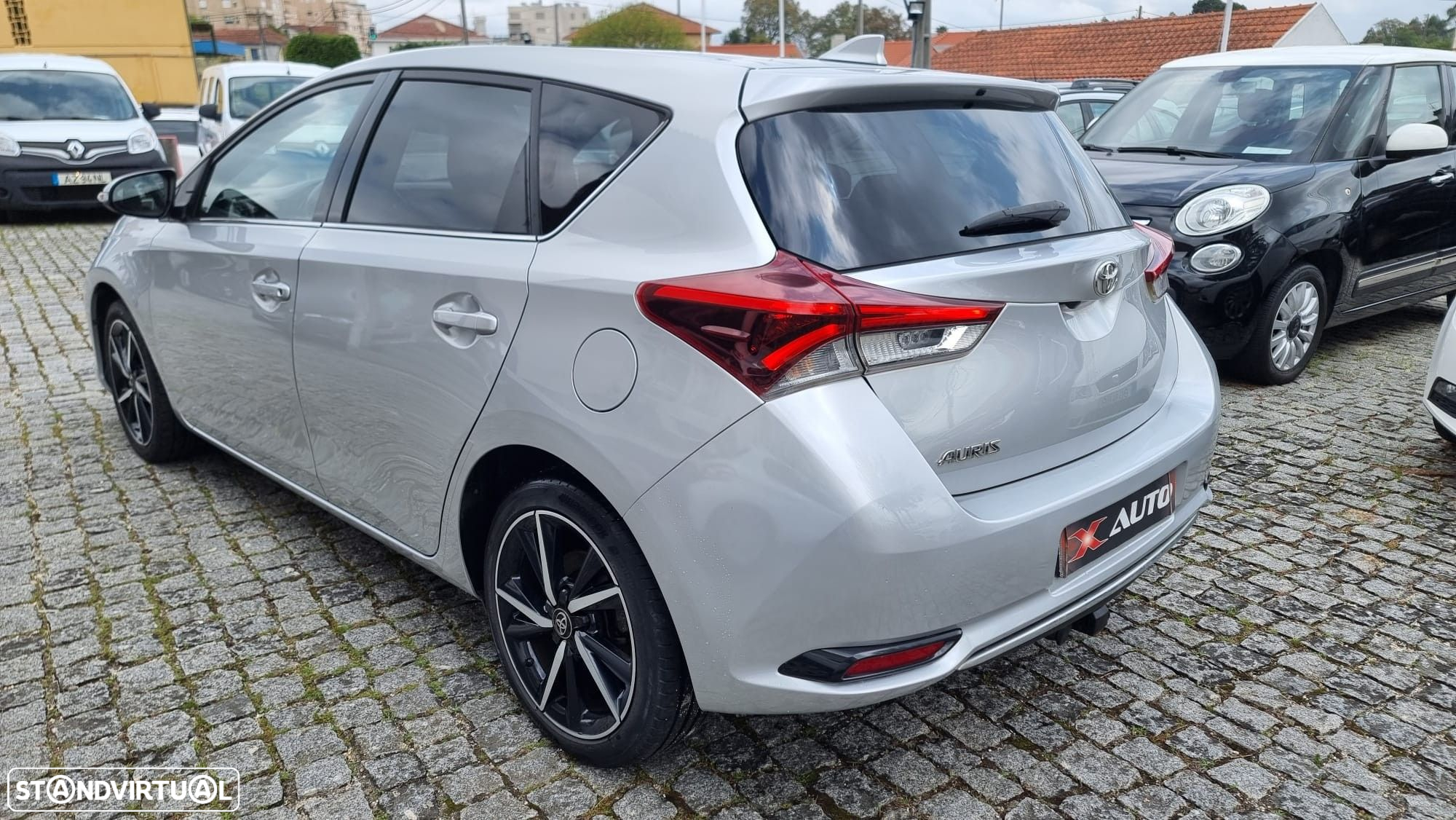 Toyota Auris 1.4 D-4D Comfort+Pack Techno - 4