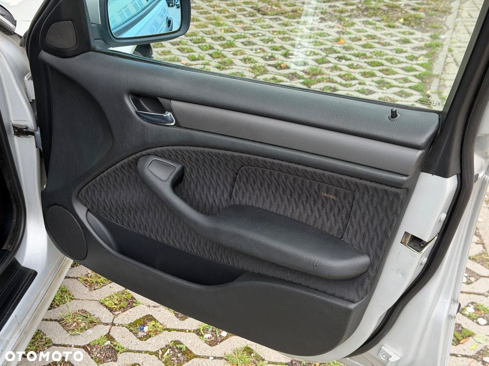 BMW Seria 3 - 21