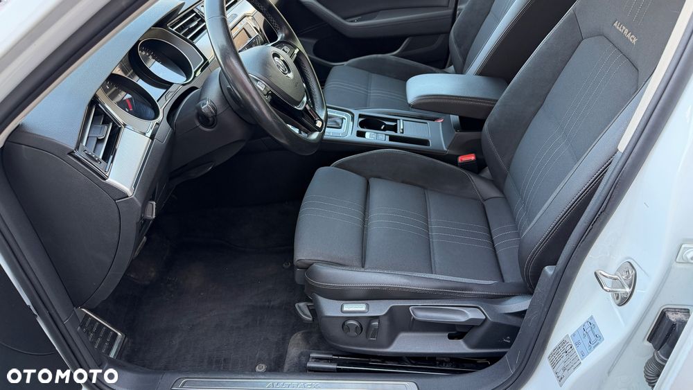 Volkswagen Passat Alltrack 2.0 TDI SCR 4Motion DSG - 28