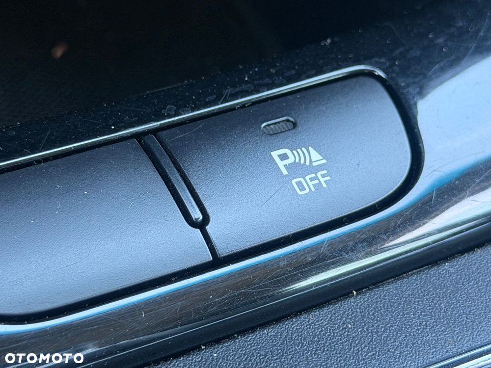 Kia Ceed 1.6 GDI Platinum Edition - 23