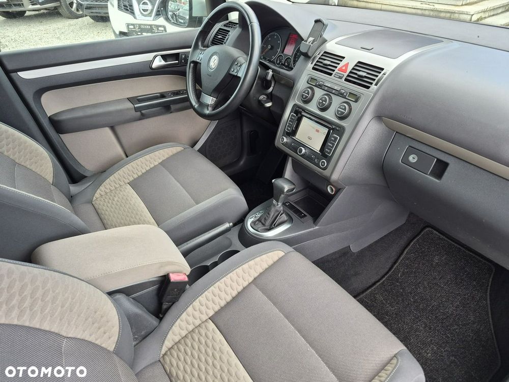 Volkswagen Touran - 19