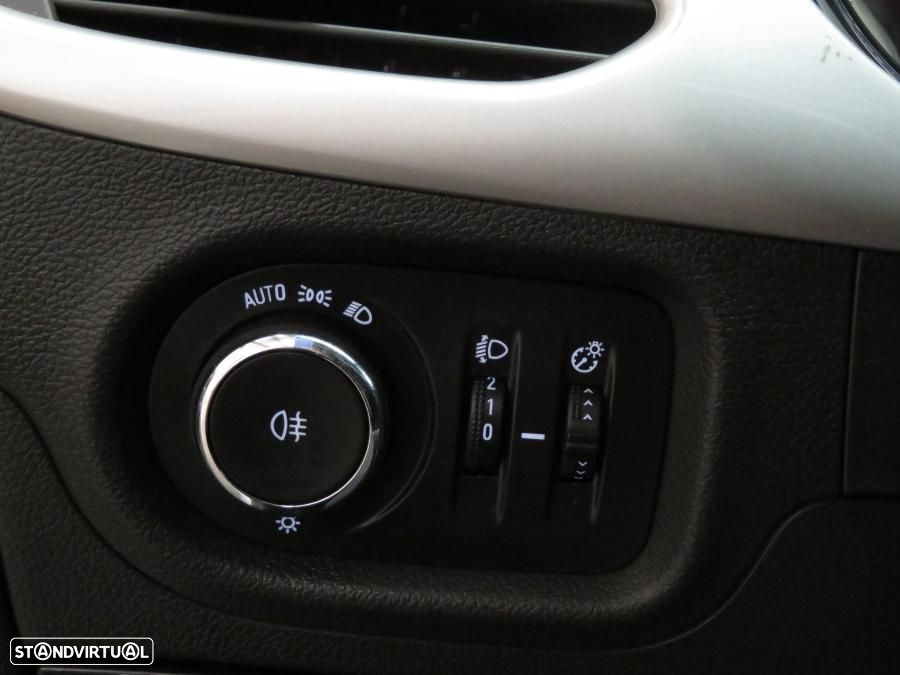 Opel Astra 1.2 T GS Line S/S - 18