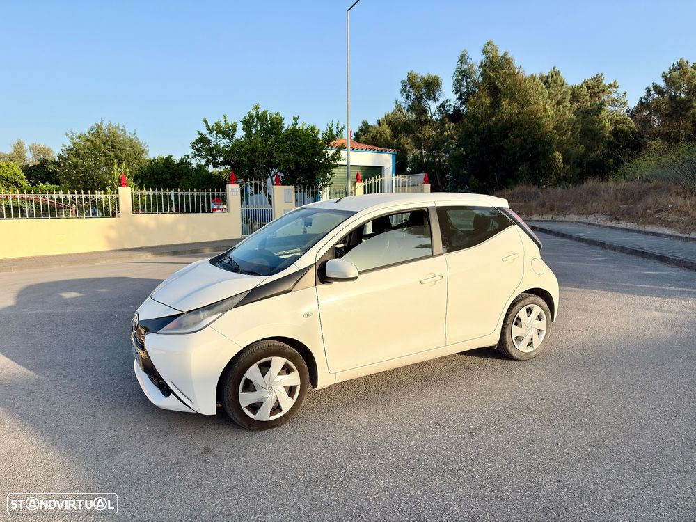 Toyota Aygo 1.0 X-Play+AC+X-Touch - 2